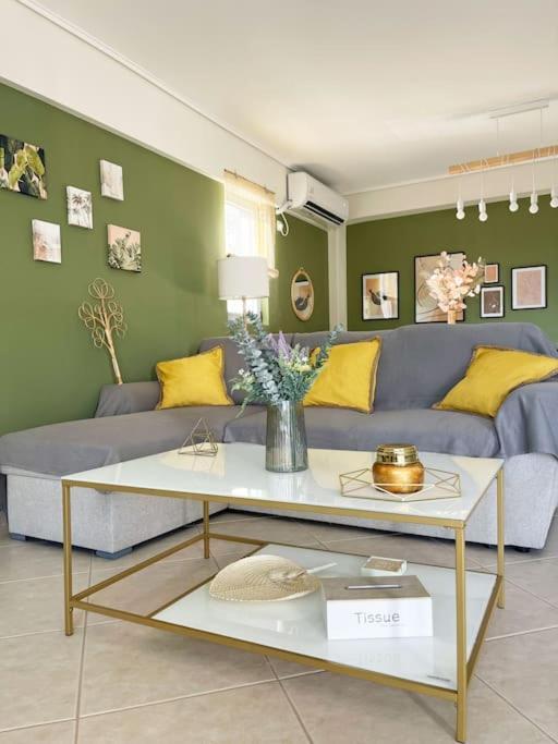 Apartment γήινη πολυτέλεια και ηρεμία στο κέντρο των β προαστίων Athens